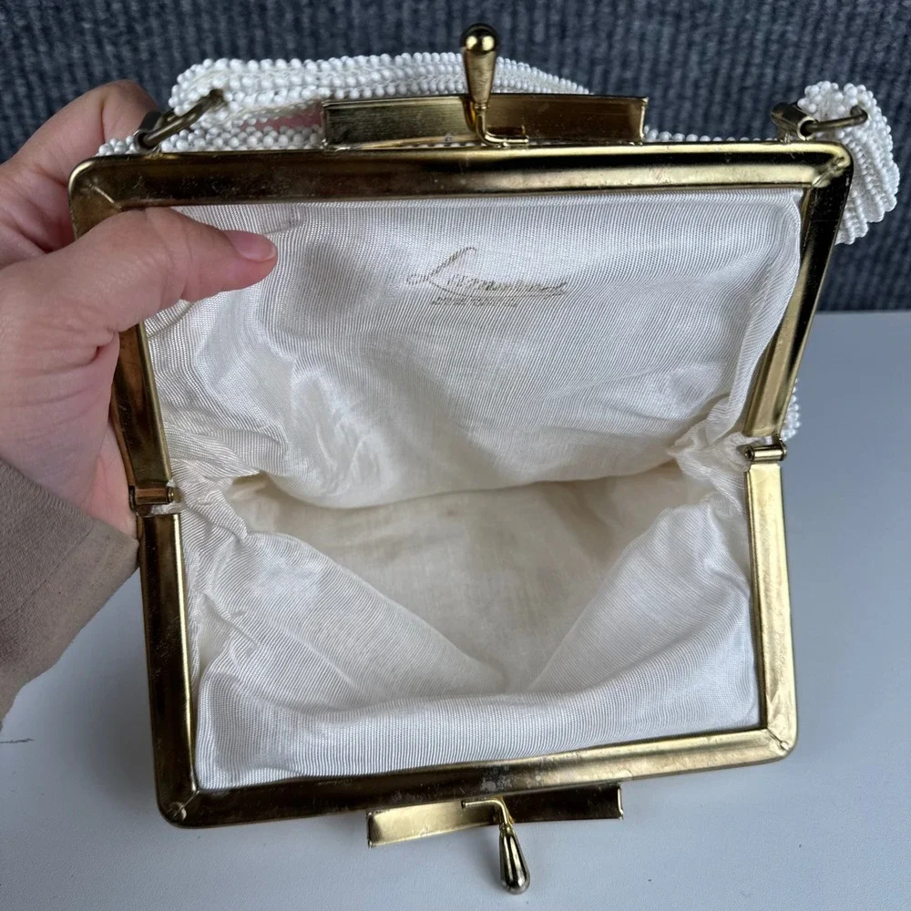 Lumured Vintage Beaded Handbag‎ Ivory White Made in Italy Kiss Lock Evening Bag
